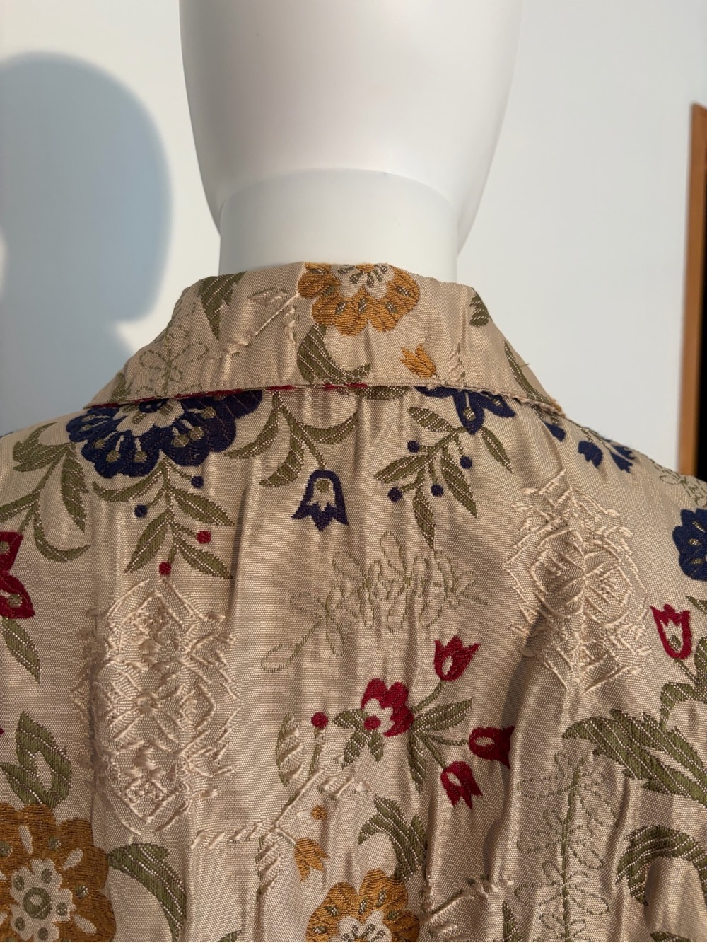 #883 Alfred Dunner Vintage Beige Embroidered Floral Stand-Collar Jacket - Picture 8 of 12